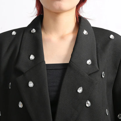 Lange Damenjacke mit Reverskragen und Patchwork-Design – lässig und minimalistisch