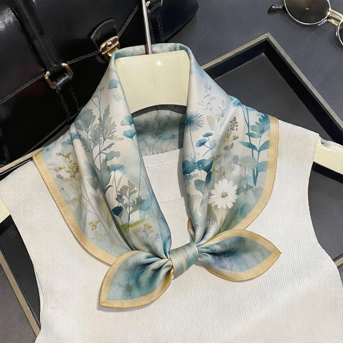 Damen Seidenschal 53cm quadratisch Blumenprint Luxus Hijab Bandana Neu