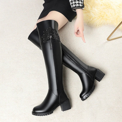 Overknee-Stiefel schwarz mit Blockabsatz und Zierapplikation am Knieschaft