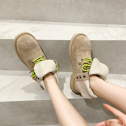 Damen-Bikerboots in Khaki mit Schnürung und grün-langen Schnürsenkeln, mit Futterkragen