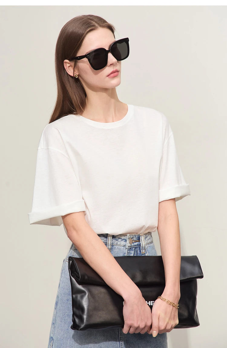 Damen T-Shirt im minimalistischen Stil aus leichtem elastischen Baumwollstoff