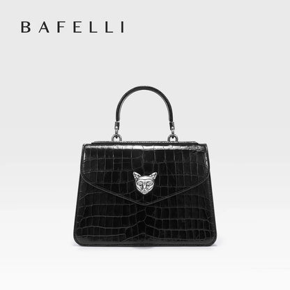 Business-Ledertasche mit Kroko-Optik, schwarz, Vorderansicht mit Klappdeckel und silberner Prägung