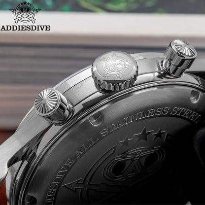 Herren-Chronograph mit Lederarmband und Multifunktionswerk