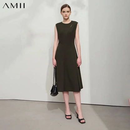 Flexibles Tailliertes Damenkleid Für Elegante Sommertage