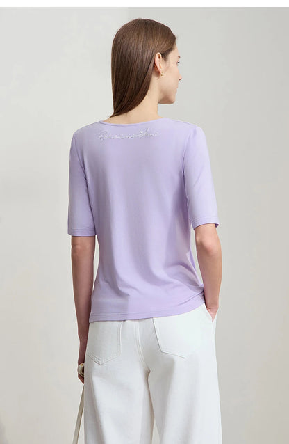 Damen T-Shirt mit drapierter Kragen- und besticktem Design aus modalem Strick