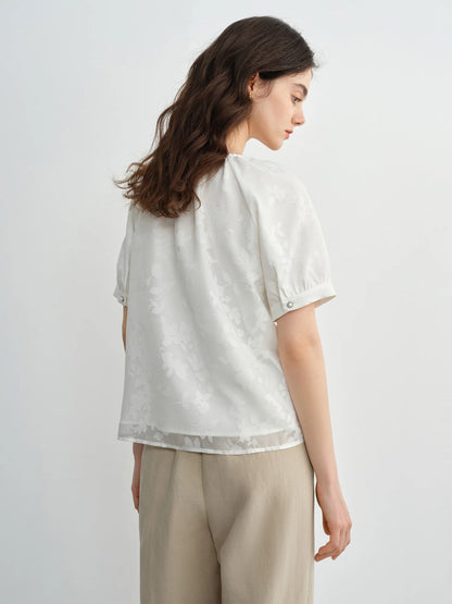 Kurzärmeliges Damen-T-Shirt im minimalistischen Stil mit Stickerei – vielseitig und modisch für den Sommer.