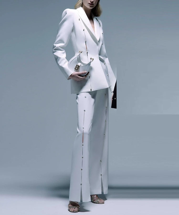 Elegantes Damen-Kleid mit Karomuster, Reverskragen und langen Ärmeln – figurbetont und mit Patchwork-Design.