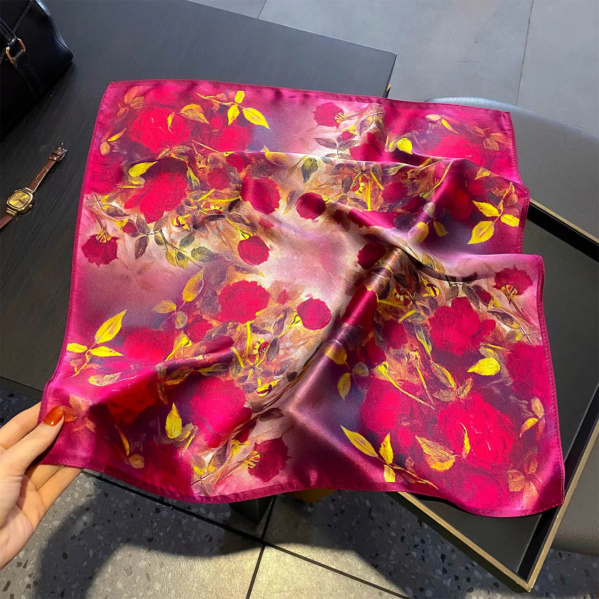 Damen Seidensatin Schal 53cm quadratisch Blumenprint Kopftuch Hijab Bandana J