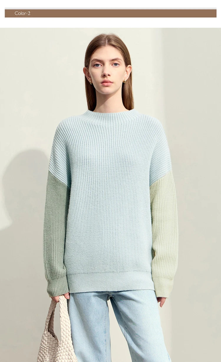 Damen-Rollkragenpullover in Hellblau mit Farbpatchwork in Mint und hellen Akzenten