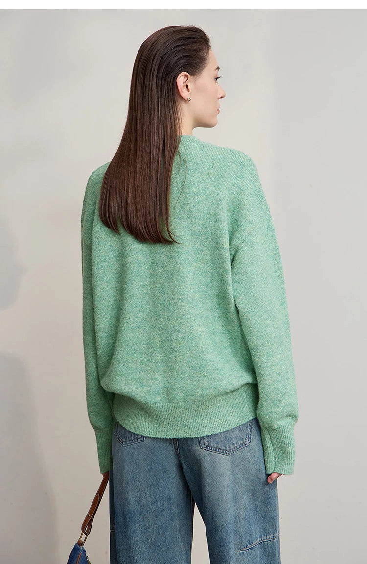 Damenpullover, einfarbig grün, hinten glatt mit langen Ärmeln und geradem Saum