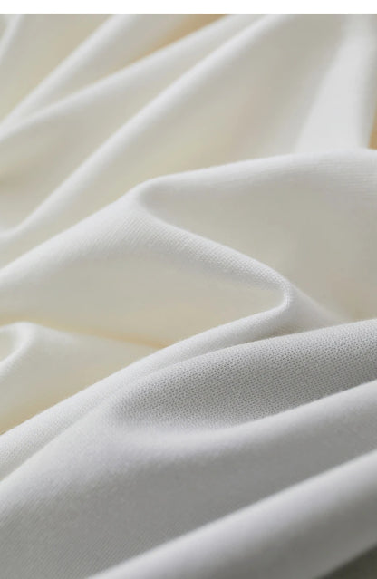 Damen T-Shirts im Minimalismus-Stil mit asymmetrischem V-Ausschnitt und kurzen Ärmeln