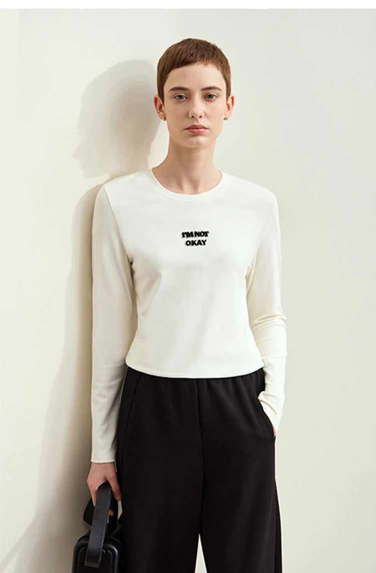 Damen T-Shirt mit minimalistischem Design und gesticktem Brief für den Herbst