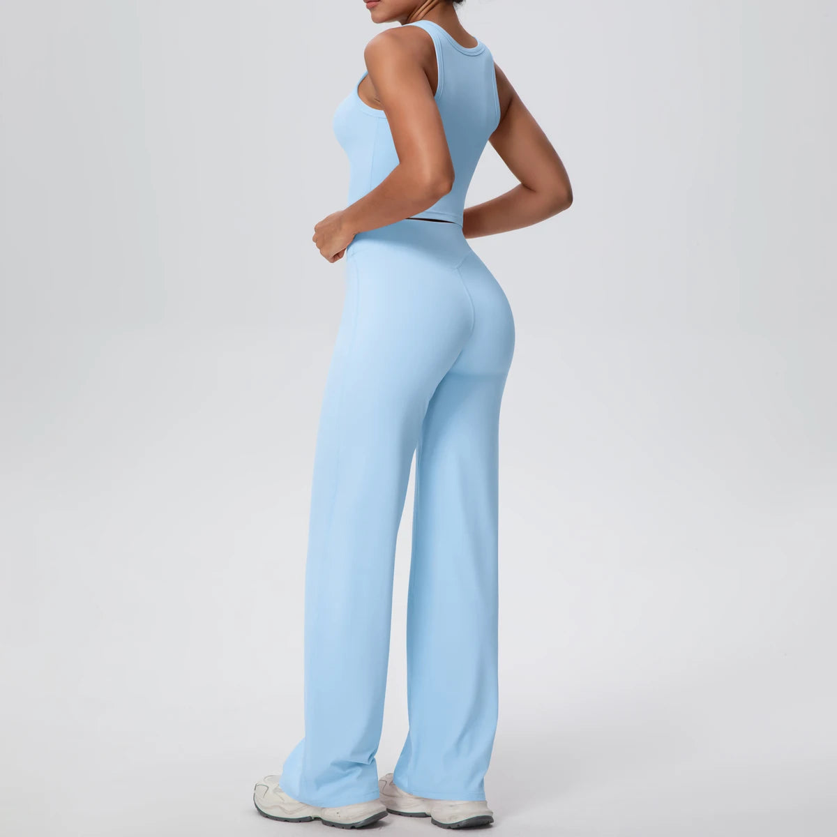 Schnelltrocknendes Yoga-Set mit weiter Schlaghose und Tanktop, Himmelblau