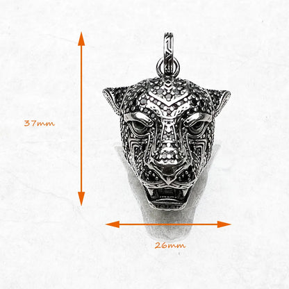 Katzenkopf-Anhänger aus Silber mit Maßangabe: 37 mm Höhe, 26 mm Breite