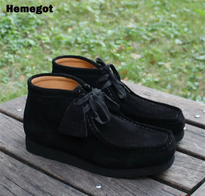 Herren-Sneaker-Boots aus schwarzem Veloursleder mit Schnürung und dicker Gummisohle