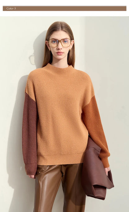 Rollkragenstrickpullover braun-orange mit dunkelbraunen Partien, lockere Strickoptik.