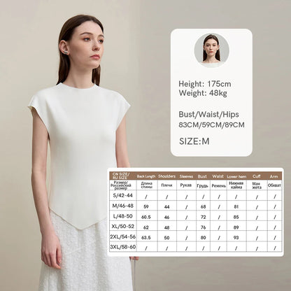 Damen Stricktop mit Mockneck, kurzem Arm und asymmetrischem Saum, weiß