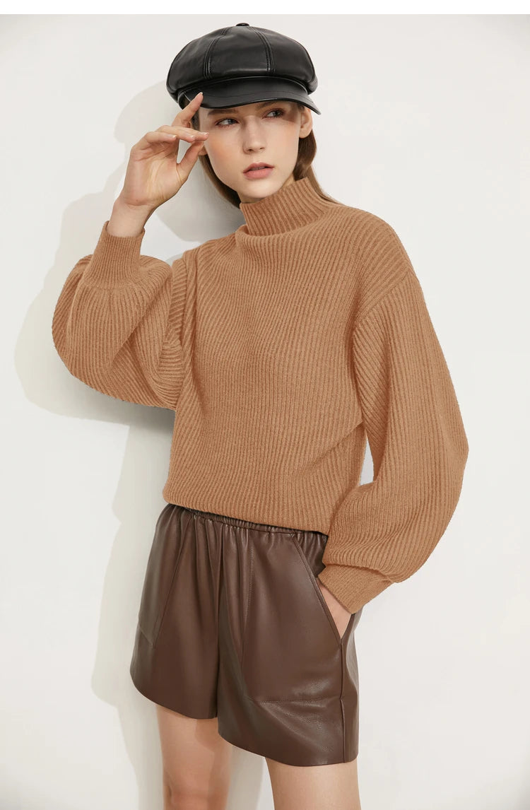 Gestrickter Pullover mit Stehkragen, caramelbraun, lockere Passform, lange Laternenärmel