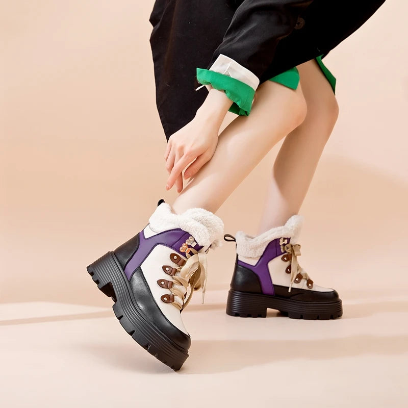 Damen-Schneestiefel mit Plateau und Schnürung, Kunstfellbesatz am Schaft, violett/schwarz