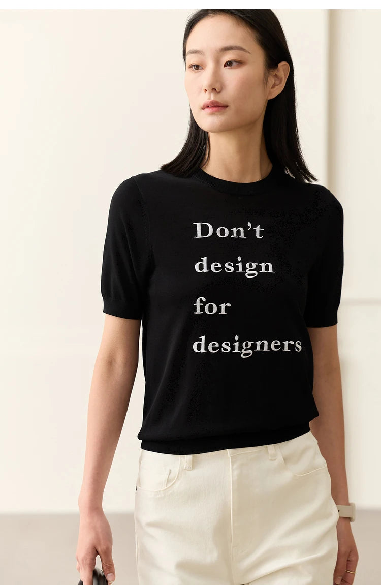 Damen Top im Minimalismus-Stil mit O-Ausschnitt und kontrastierenden Farben