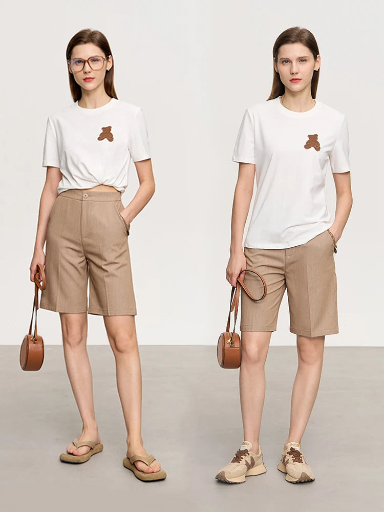 Damen Top im minimalistischen Stil mit Bären-Applikation und O-Ausschnitt