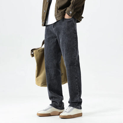 Männer Jeans im klassischen Stil mit losem Schnitt und Taschen