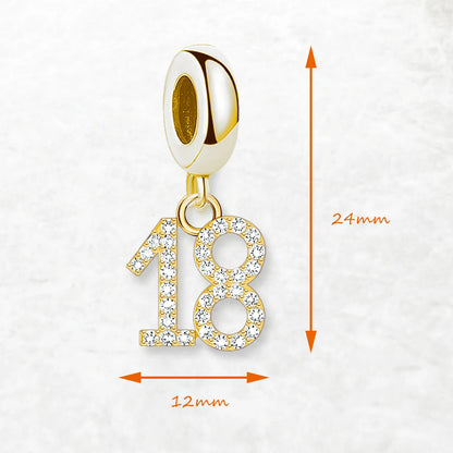 Vergoldeter Charm-Anhänger Nummer 18 mit Glitzersteinen, durch Öse zum Anbringen