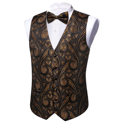 Herren-Anzugweste mit goldfarbenem Paisley-Muster und schwarzer Fliege am Hemdkragen