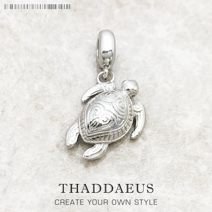 Schildkröten-Charm-Anhänger aus 925er Sterlingsilber, seitliche Ansicht