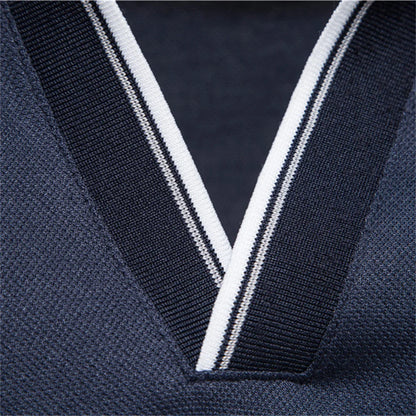 Herren Poloshirt mit V-Ausschnitt im einfarbigen, klassischen Stil