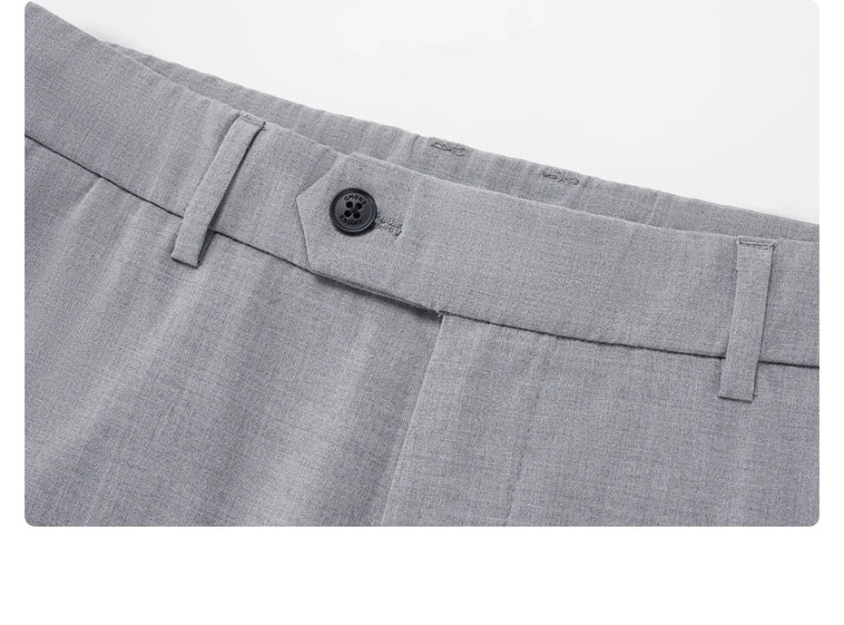 Schlanker Herren-Blazer im klassischen europäischen Stil mit hellbraunem Karomuster – ideal für Hochzeiten und formelle Anlässe