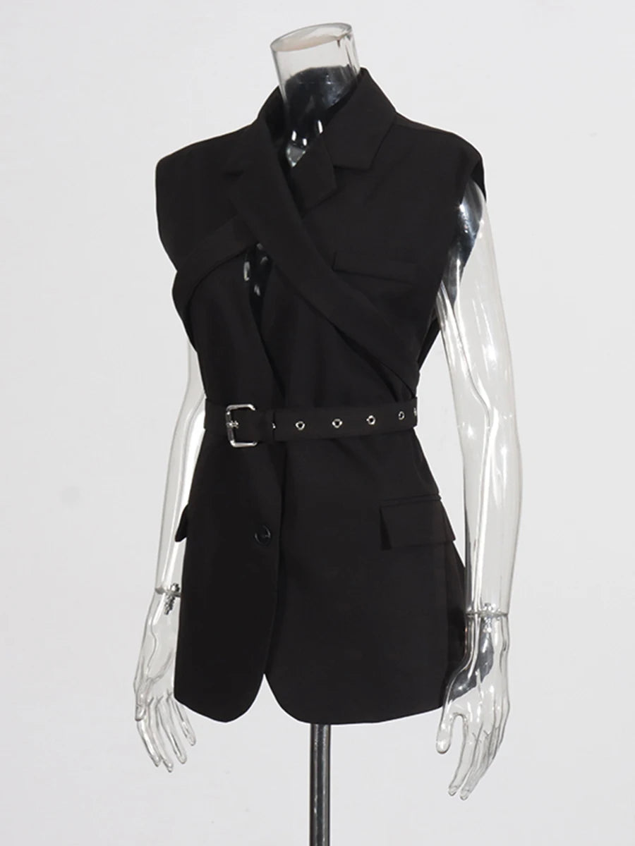Elegantes ärmelloses Minikleid mit Rundhalsausschnitt und Pailletten-Patchwork für Damen – figurbetont und mit Schleifendetail.