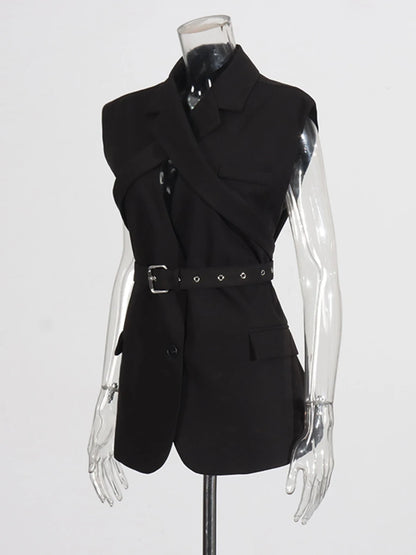 Elegantes ärmelloses Minikleid mit Rundhalsausschnitt und Pailletten-Patchwork für Damen – figurbetont und mit Schleifendetail.