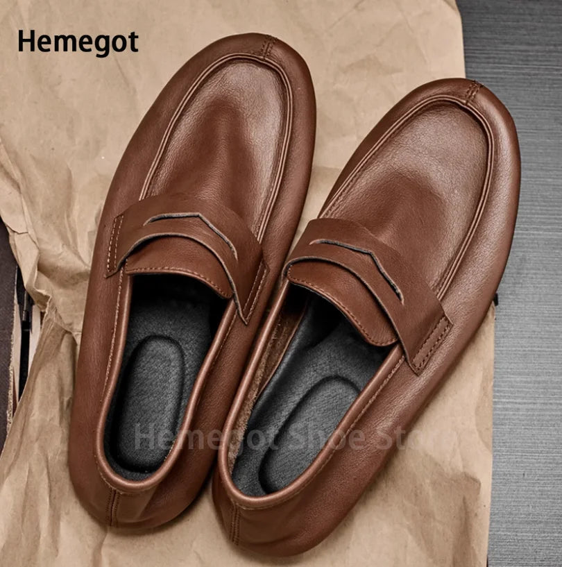 Herren-Loafer aus Leder, runde Kappe, braun, mit Slipper-Optik und Ziernaht