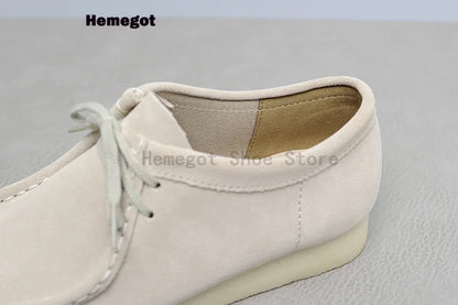 Herren-Schuhe aus Leder, hellbeige, Knöchelbereich mit Schnürsenkeln