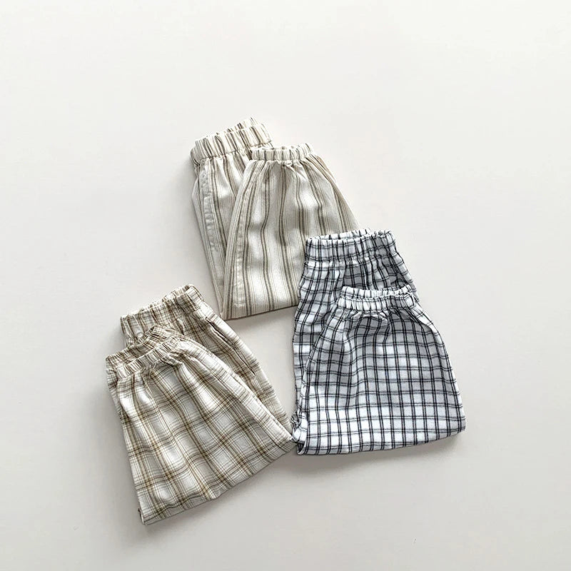 Kinder Hosen im dünnen Stil mit kariertem Design für den Sommer