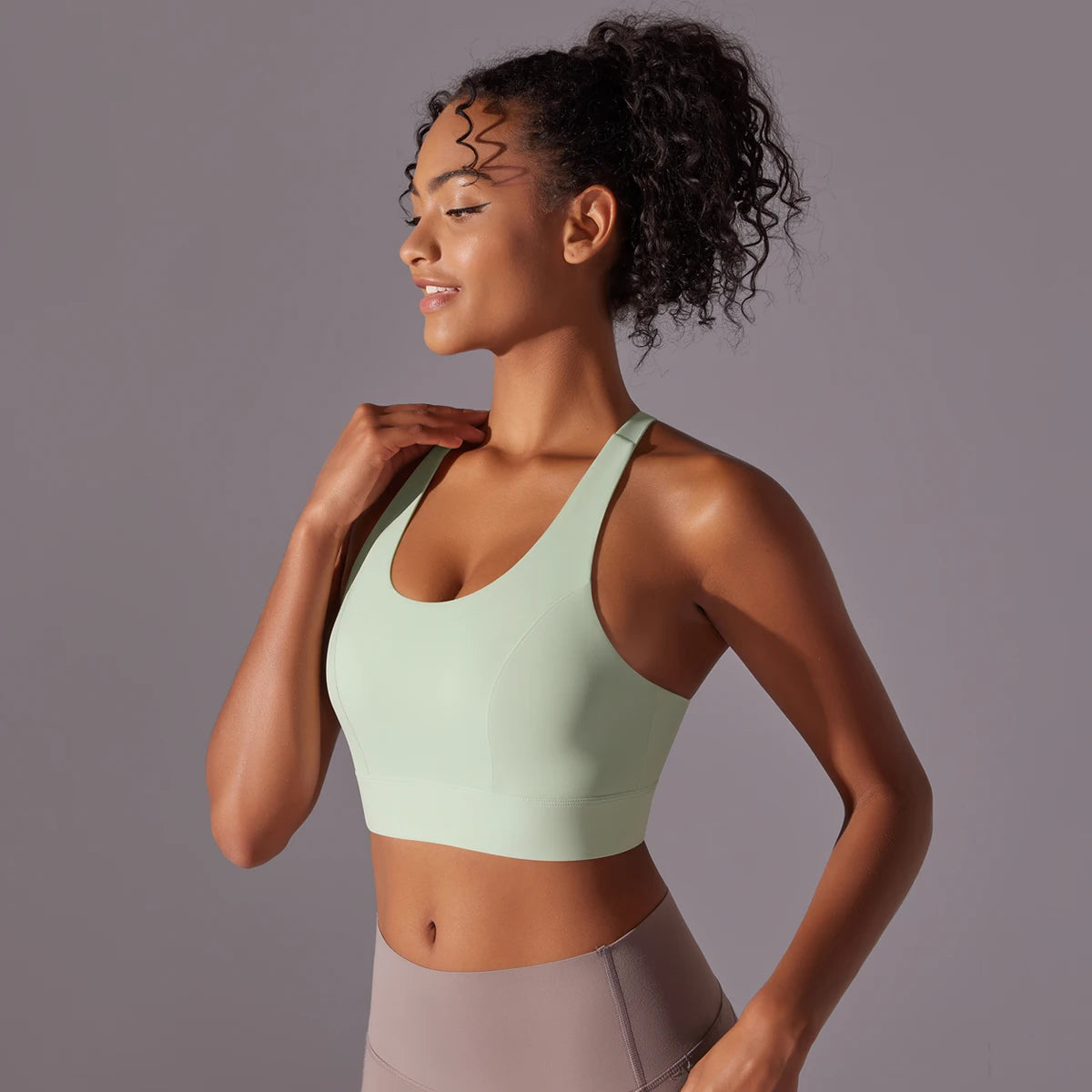 Sport-BH Yoga-Top, hellgrün, Racerback mit tiefem Rundhalsausschnitt