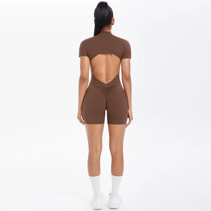 Damen-Overall in Kaffee, Rückansicht mit Cut-out und kurzem Frontreißverschluss