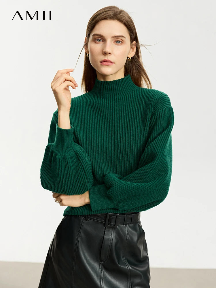 Grüner Wollpullover mit Stehkragen und Rippenstrick, Laternenärmel, locker sitzend