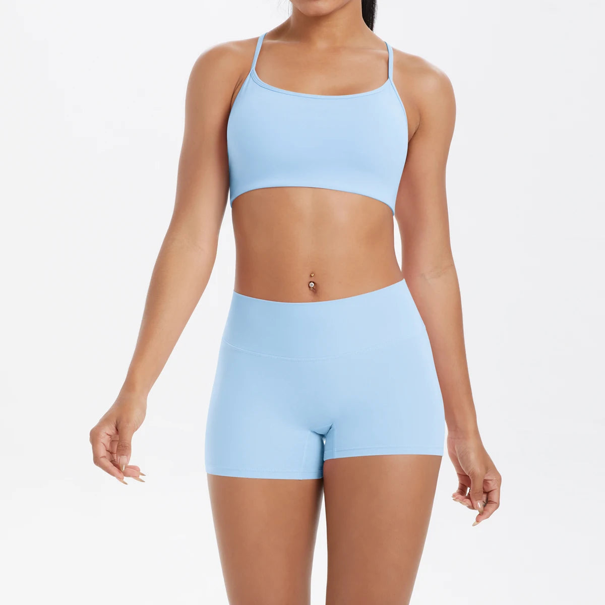 Damen Yoga-Set mit Crossover-Top und High-Waist-Shorts in Hellblau, Vorderansicht