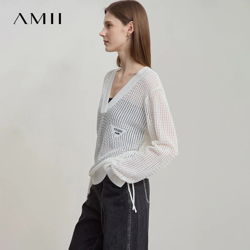 Weißer Damen-Strickpullover mit V-Ausschnitt, langen Ärmeln und Bindeband am Saum