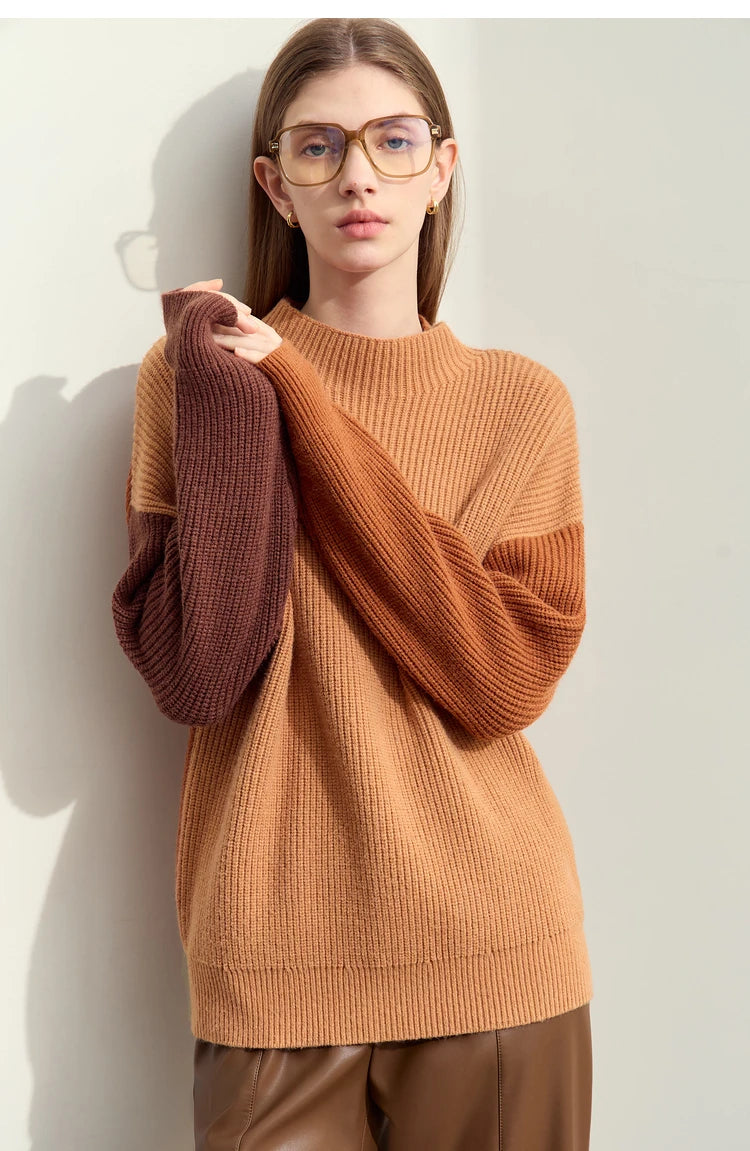 Rollkragenstrickpullover orangebraun mit dunkelbraunen Patch-Ärmeln, Rippenstrick.