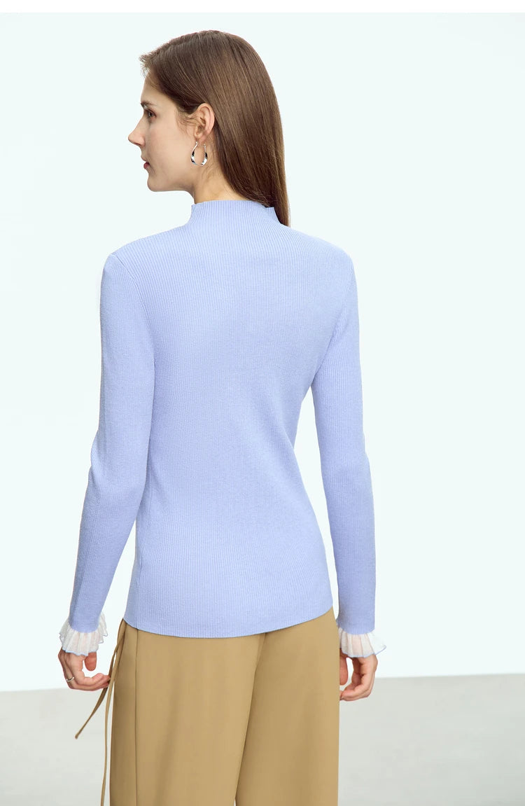Hellblauer Strickpullover mit Stehkragen, Rückansicht, lange Ärmel