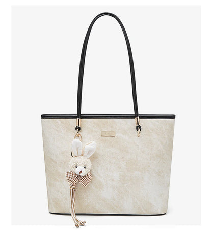 Damen Schultertasche Aus PVC-Leder Mit Reißverschluss Und Anhänger