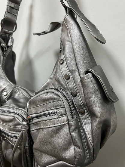 Damen-Schultertasche aus Vintage PU-Leder mit Mehrfachen Innenfächern und Quasten Alltagsbegleiter