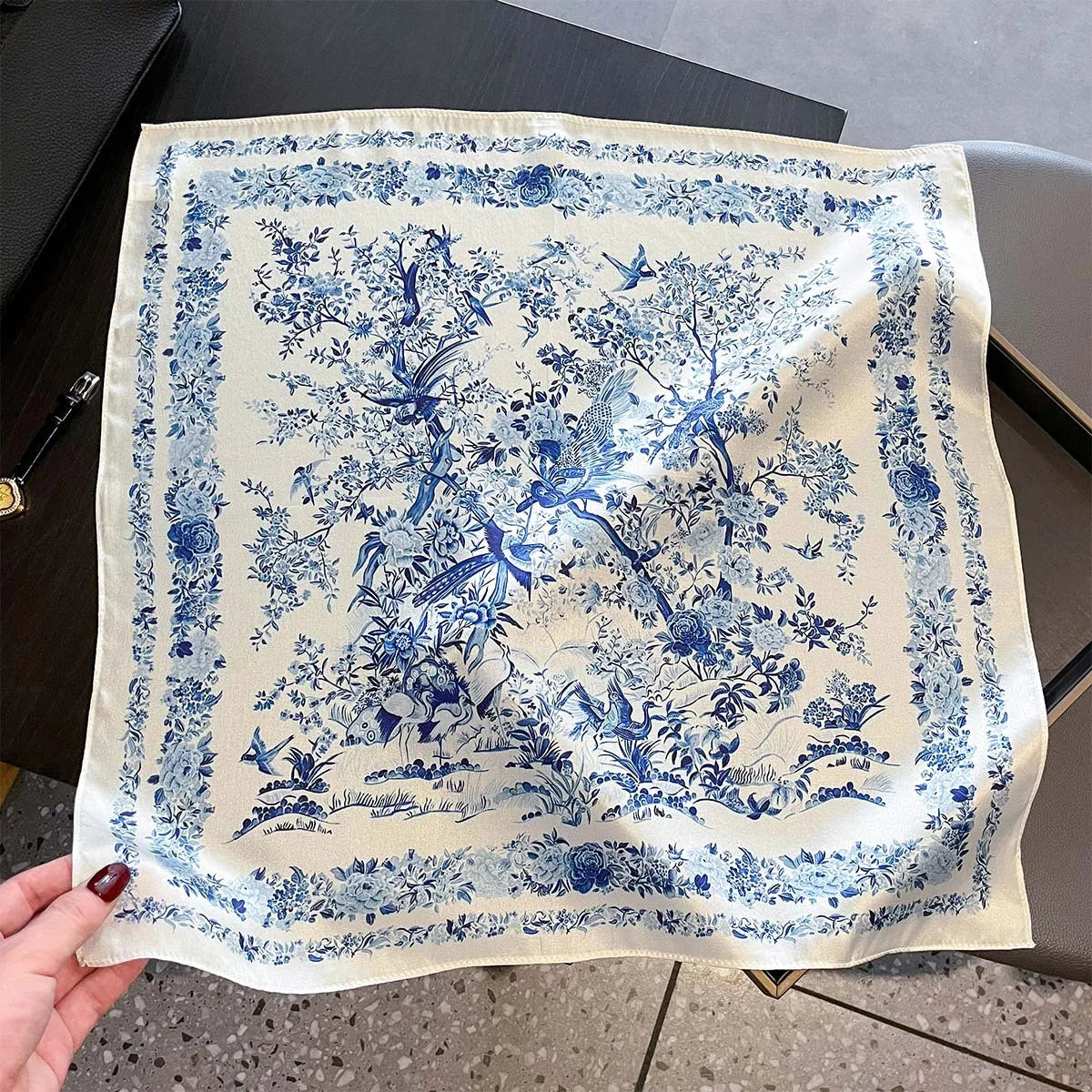 Damen Seidenschal 53cm klein quadratisch Haarband Kopftuch Halstuch Bandana D