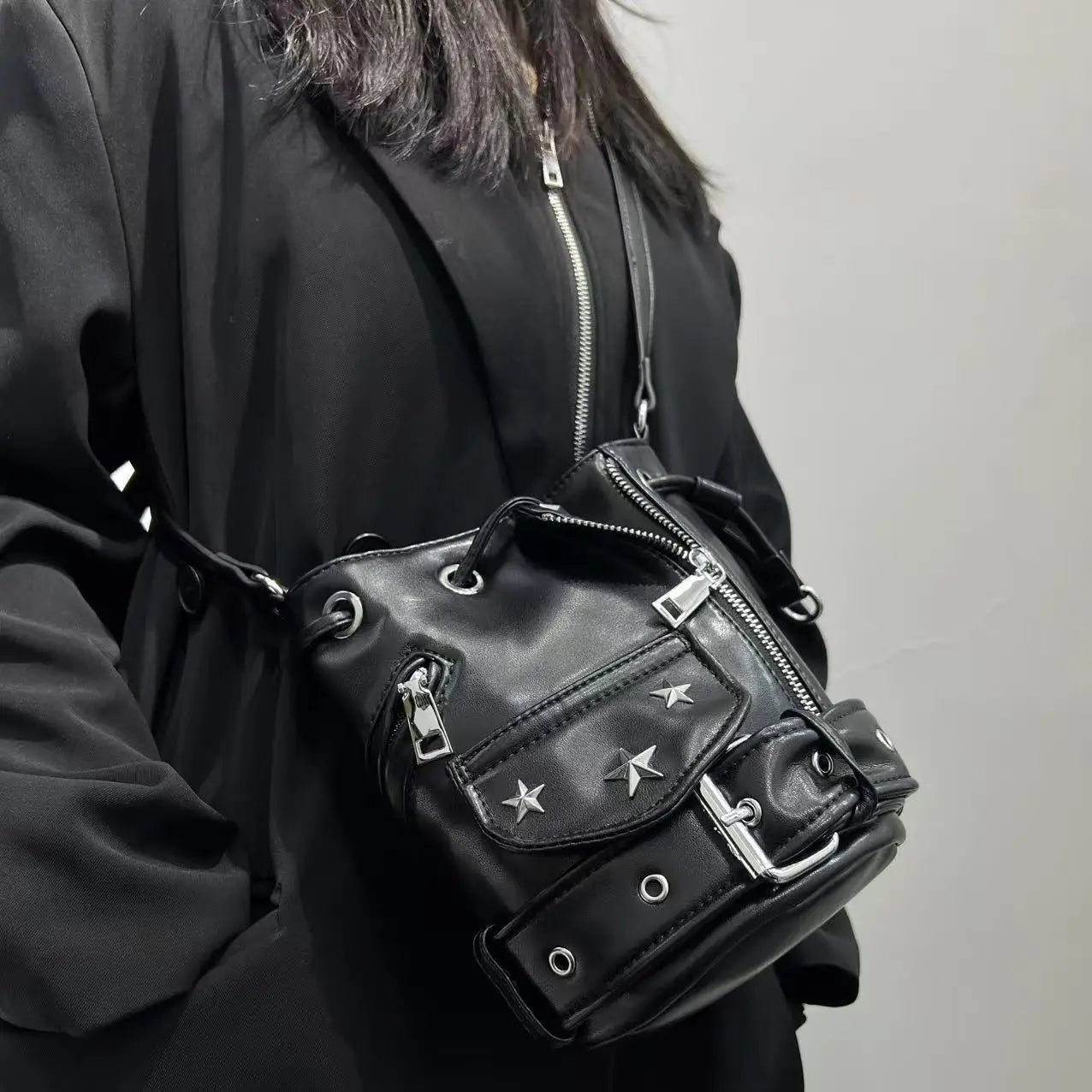 Damen-Umhängetasche mit Top-Griff und Vintage Dumpling-Stil mit Handyfach ideal für Abendgarderobe