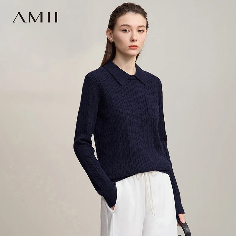 Navyblauer Pullover mit Kragen, Zopfmuster-Strick und langen Ärmeln