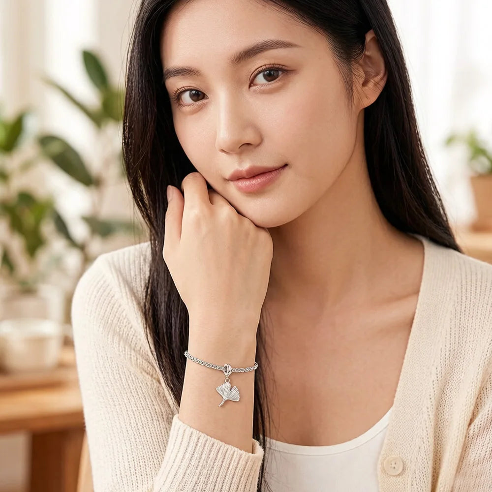 Ginkgoblatt-Armband aus Sterlingsilber mit feiner Kette und baumelndem Anhänger