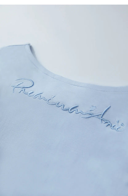 Damen T-Shirt mit drapierter Kragen- und besticktem Design aus modalem Strick